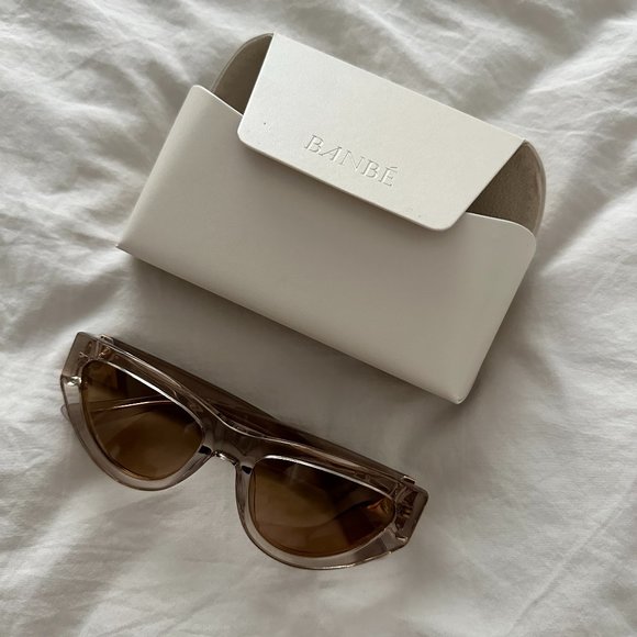 BANBE SUNGLASSES - Smoky Gray - Picture 1 of 7